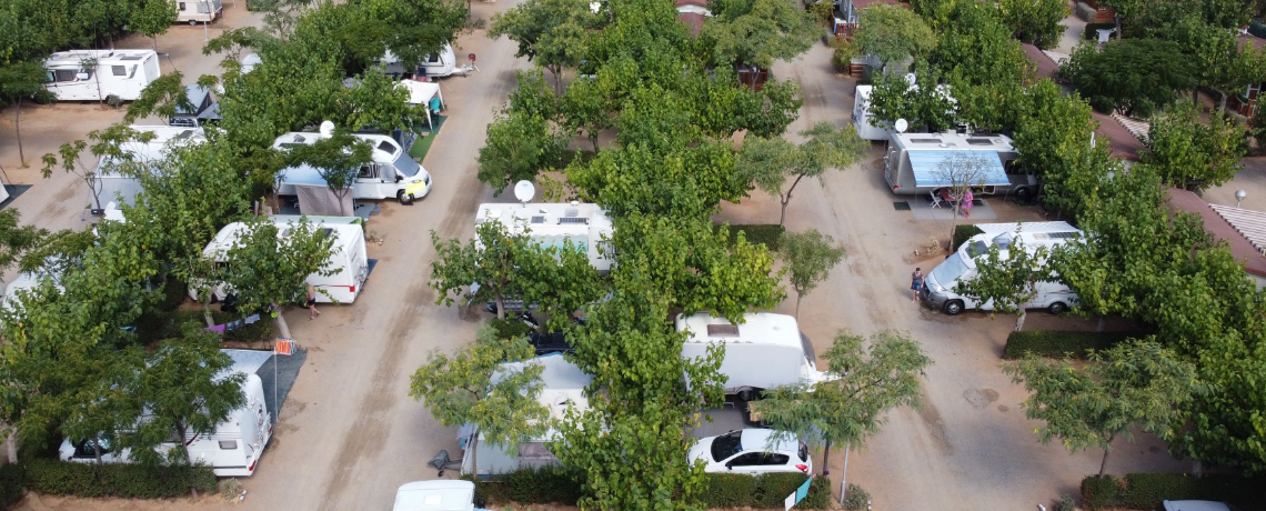 Camping en caravana: equipo esencial y consejos